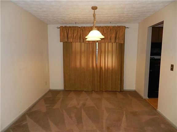 4th image of 2122 Apple Tree Dr