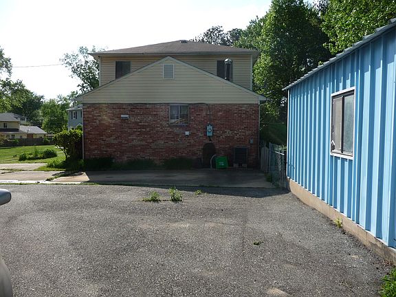 2nd image of 9406 Farmington Ct
