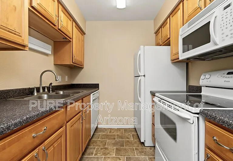 1224 E Evergreen St #102 — Photo 10
