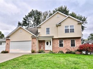 1027 W Gore Rd, Erie, PA 16509