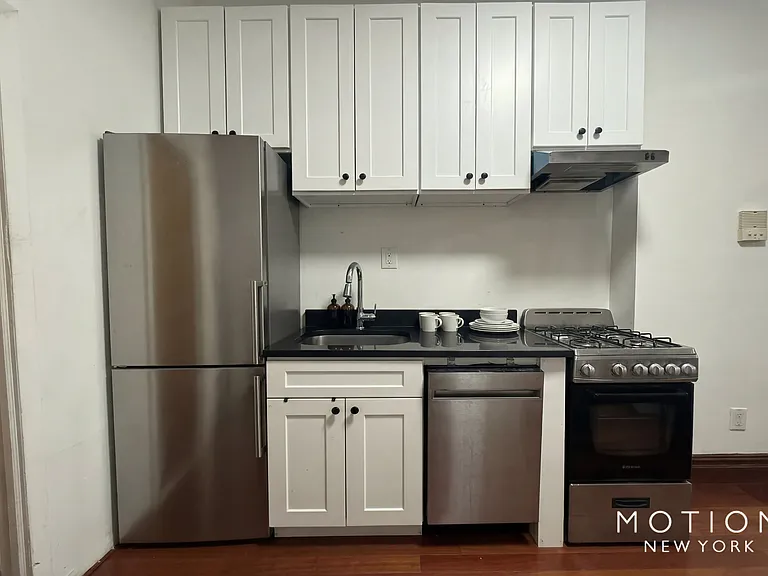 1257 Park Ave #1N — Photo 3