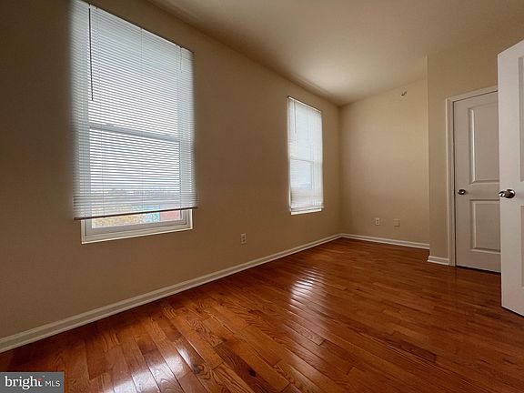 5th image of 1516 W Diamond St APT D