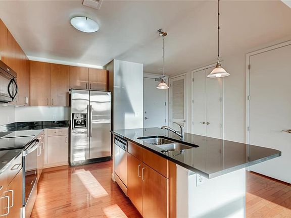 5th image of 711 Cosmopolitan Dr NE #425