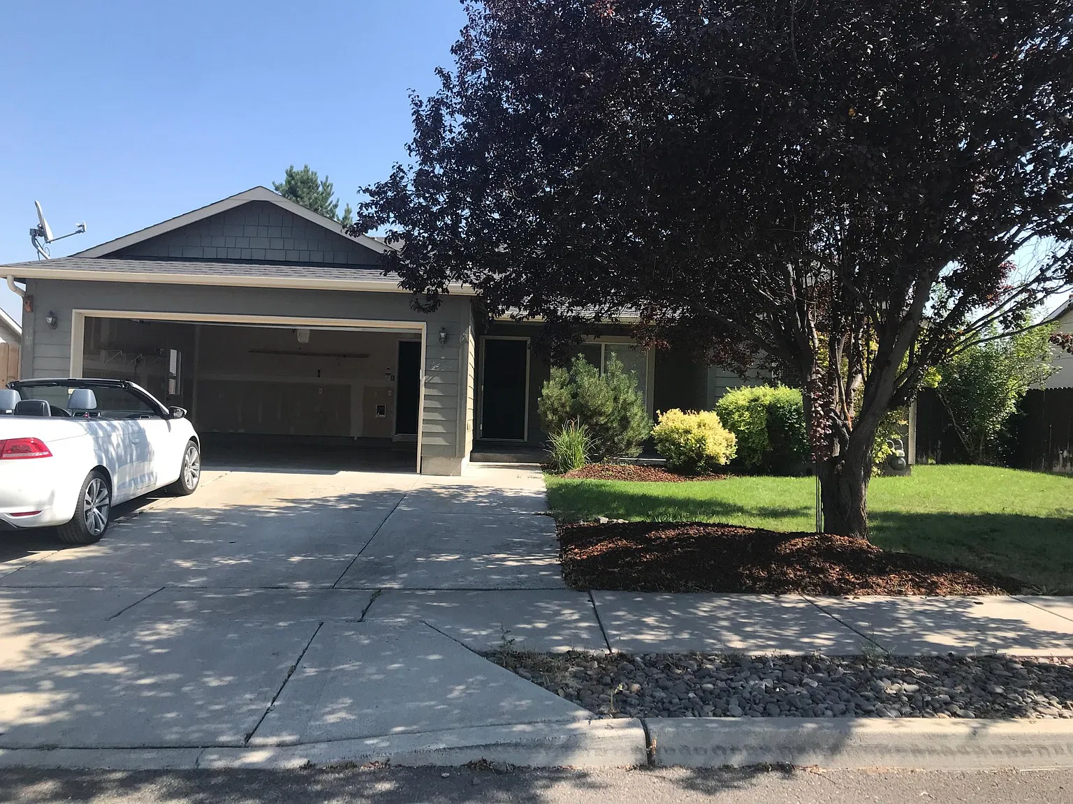 3 bed, 1260 sqft, $2,200 — Photo 1