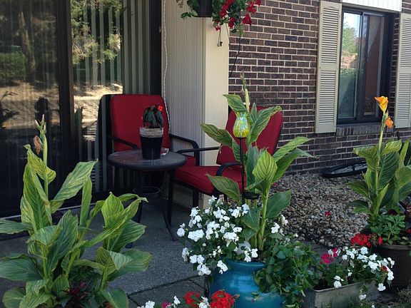 2nd image of 7323 Blackburn Ave APT 101
