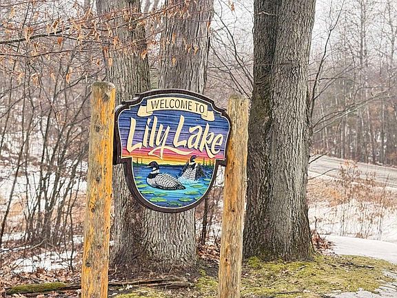 4th image of 731 W Harding Ave