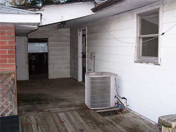 5th image of 1508 S Leland Ave