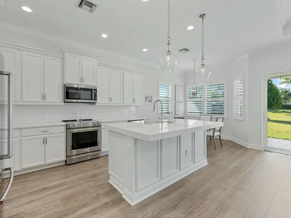 15150 Goldfinch Circle, Westlake, FL 33470