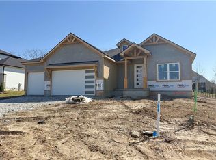 2616 NE Woodland Oak Dr, Lees Summit, MO 64086