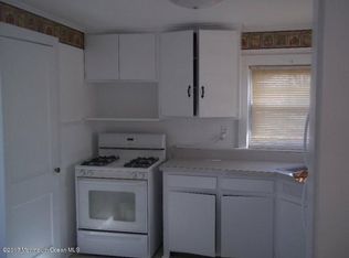 95 College Ave, Eatontown, NJ 07724