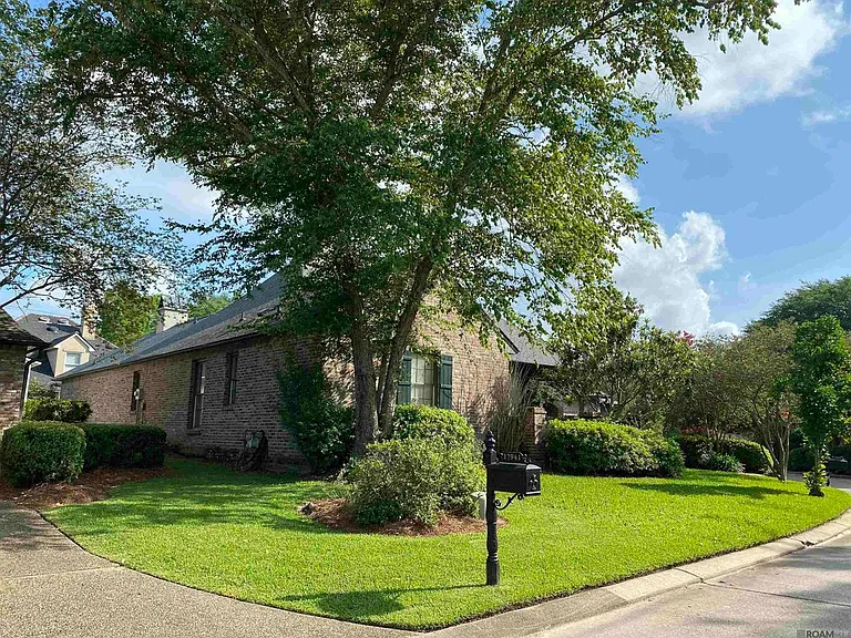 17951 Grand Cypress Creek Ave — Photo 4