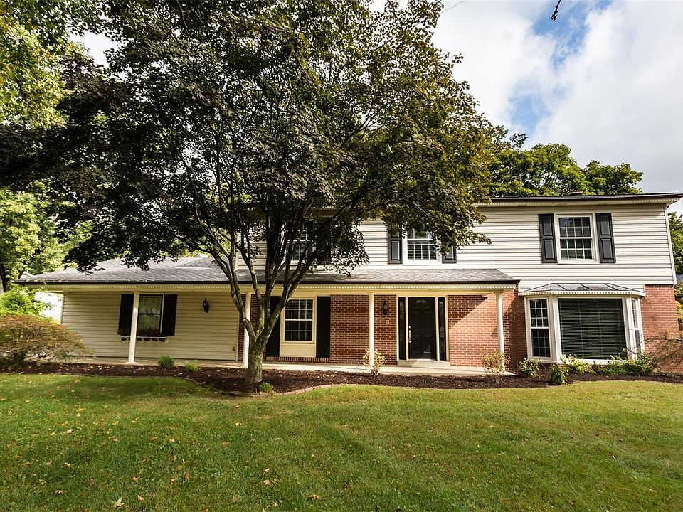 1st image of 204 River Bend Dr
