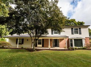 204 River Bend Dr, Chesterfield, MO 63017