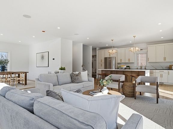 3rd image of 4 Hilltop Way