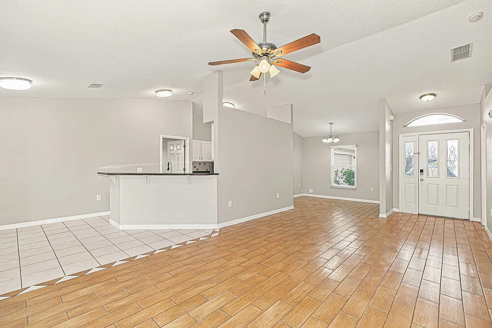 3 bed, 2.0 bath, 1558 sqft, $2,245 — Photo 4