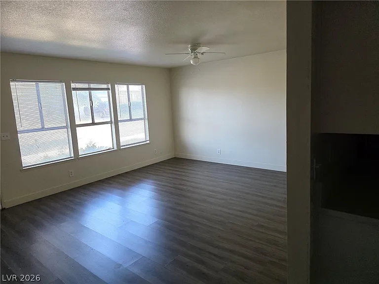 3364 Royce Ct — Photo 16