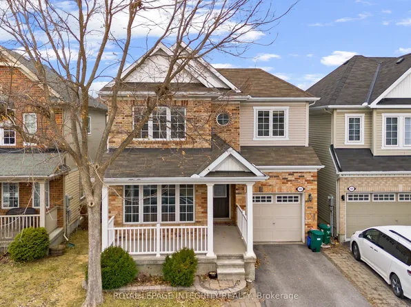 102 Sonesta Cir, Ottawa, ON K2S 0G6