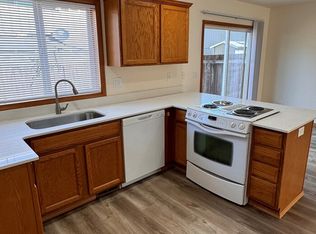 431 S Ivy St, Canby, OR 97013