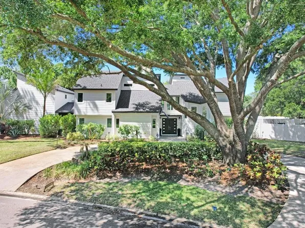 15306 Lake Maurine Dr, Odessa, FL 33556