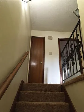 2 bed, 1.5 bath, 1400 sqft, $1,300 — Photo 3