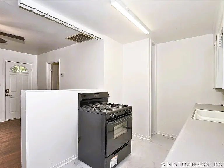 115.5 W 7th St — Photo 7