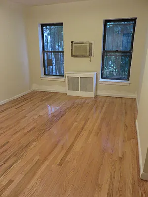 Rented by Space Real Estate | media 40