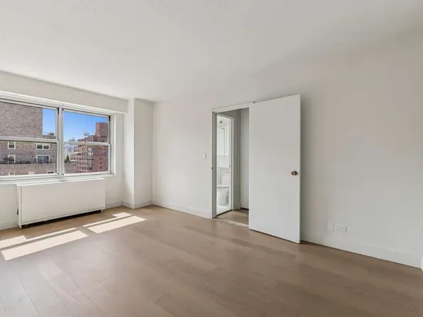 1520 York Avenue image 13 of 14