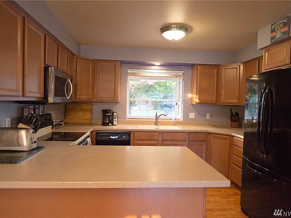 3rd image of 1116 McCormick St NE