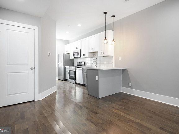 Kitchen (open concept).