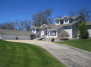 E7198 Oak Knoll Dr, Viroqua, WI 54665