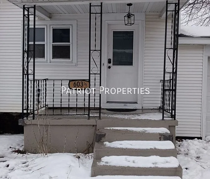 603 1/2 N Superior Ave — Photo 3