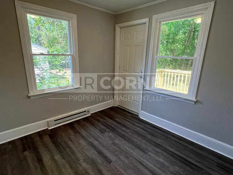 803 Cole St — Photo 7