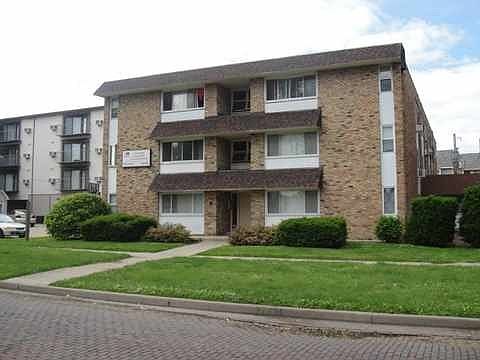 2nd image of 106 E Healey St
