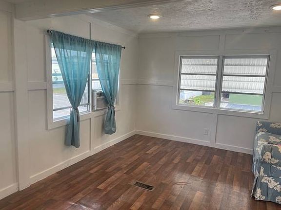 2nd image of 1008 Cedar Ave #30