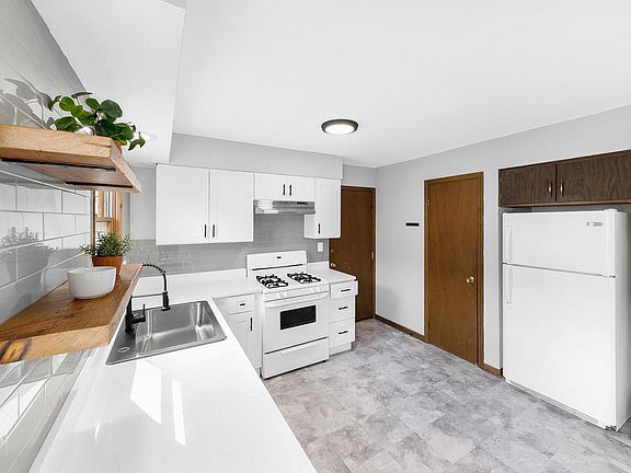5th image of 935 Elgin Ave #2E