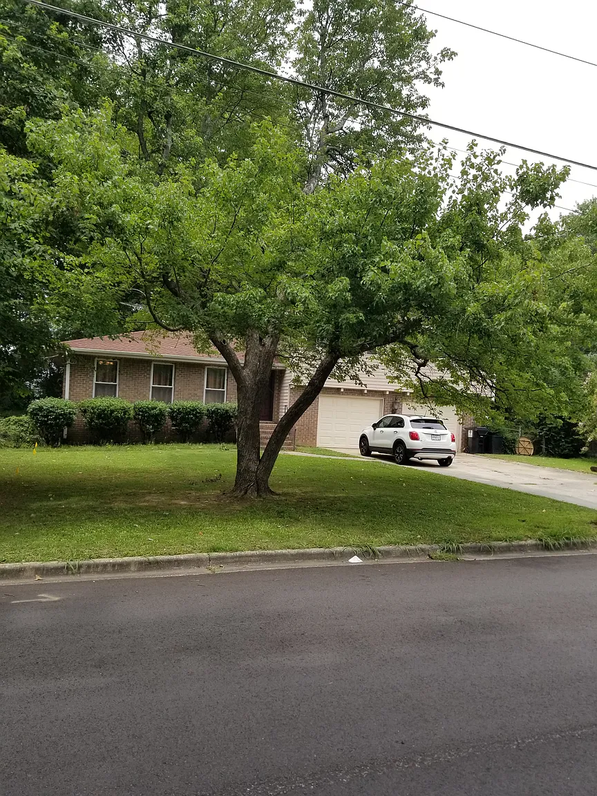 2399 Wexford Dr photo 1