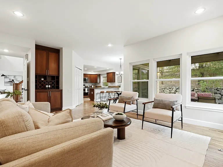 204 Corby Pl — Photo 18