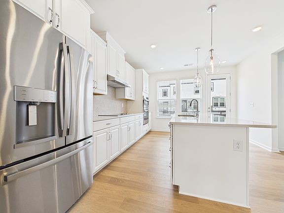 3rd image of 3013 Rexton Ln