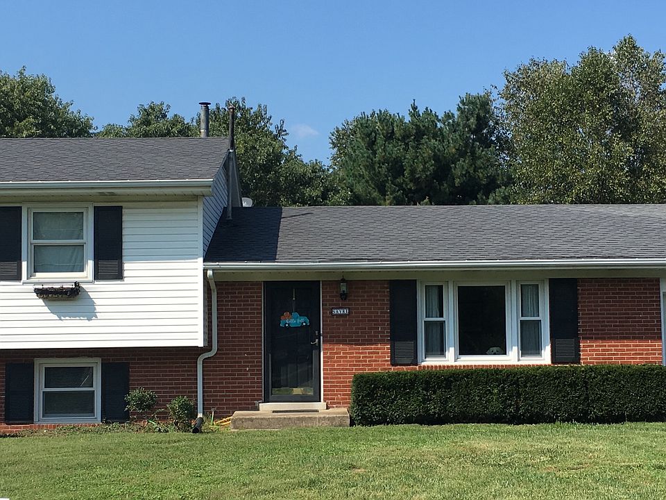 1st image of 105 Hawthorne Ct