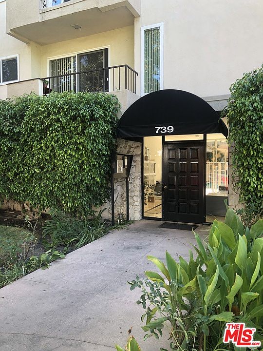 1st image of 739 N Croft Ave #201