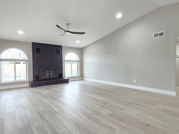 3rd image of 2334 W Stottler Dr