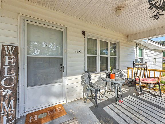 4th image of 104 Saluda St