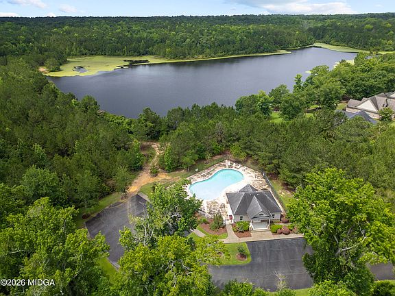 5th image of 321 Willow Cove Ct