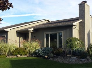 7 Foxhunt Rd, Lancaster, NY 14086