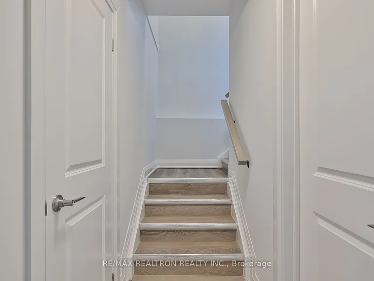 101 Sophia St W — Photo 18
