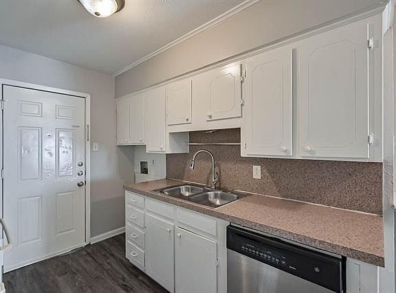 3rd image of 519 Virginia Ave #519