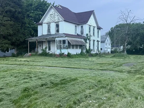 (undisclosed Address), Windsor, IL 61957