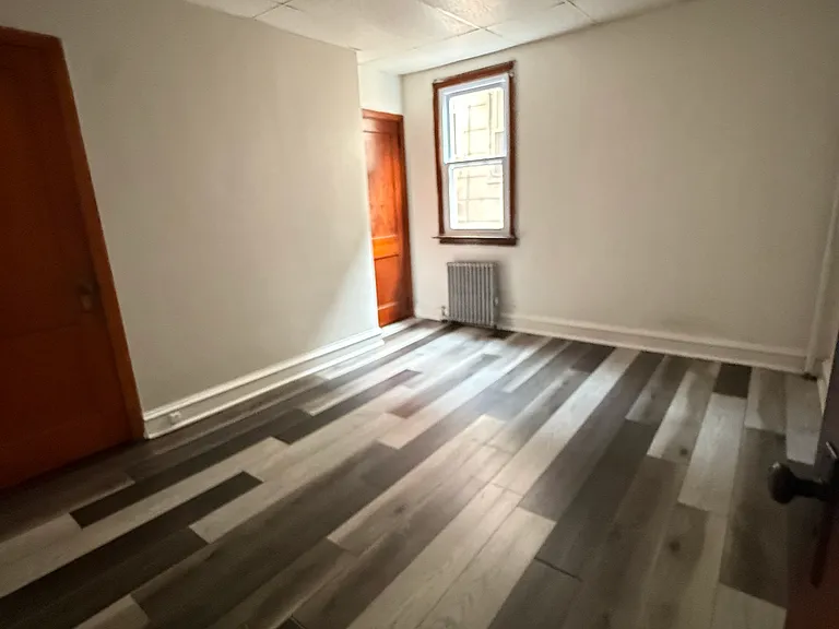 1005 Cedar Ave #1 — Photo 3