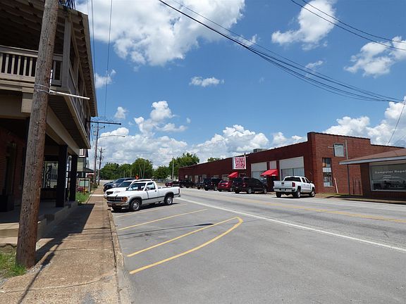5th image of 131 N Main St