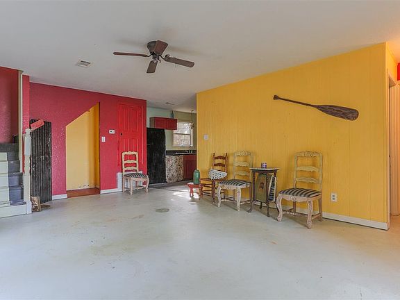 5th image of 108 Lazy Acres St